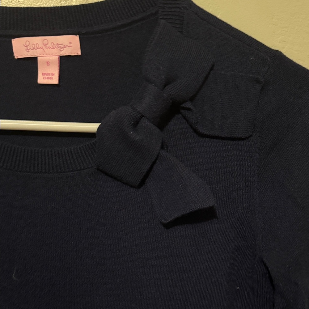 Lilly Pulitzer Navy Sweater with bow Accent Small - Picture 3 of 8